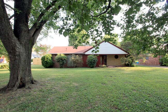Building Photo - 1301 Richland Pl
