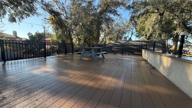 Building Photo - 2101 Good Homes Rd