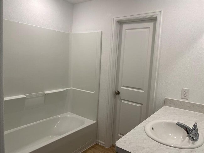 Building Photo - 8839 Wooster Trails Dr