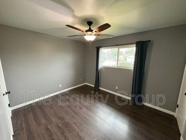 Building Photo - 4122 W Monte Vista Ave