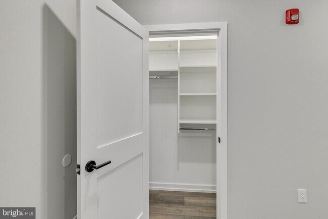 Building Photo - 752 S 16th St