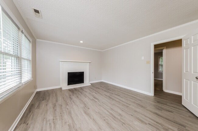 Building Photo - 4316 Cornell Ave