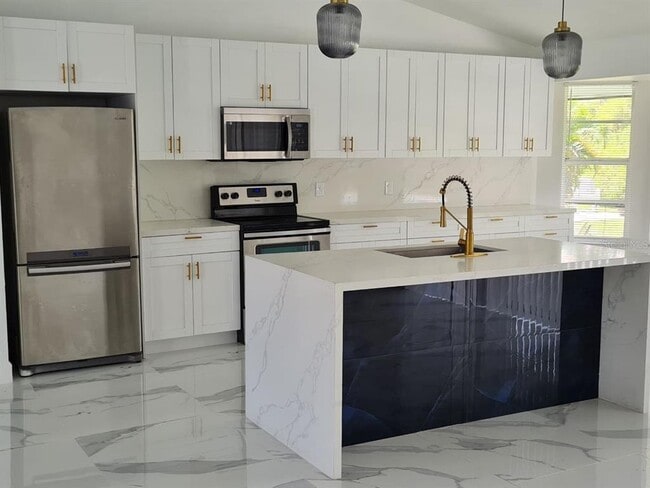 Building Photo - 25892 Aysen Dr