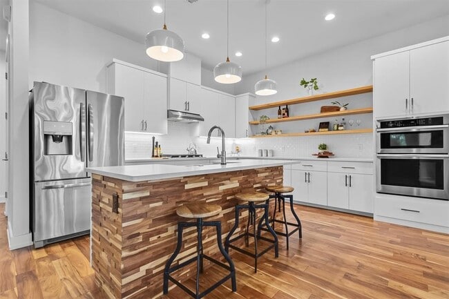 Building Photo - 2712 Oak Springs Dr