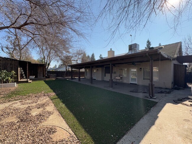 Building Photo - NW Visalia home available coming soon!