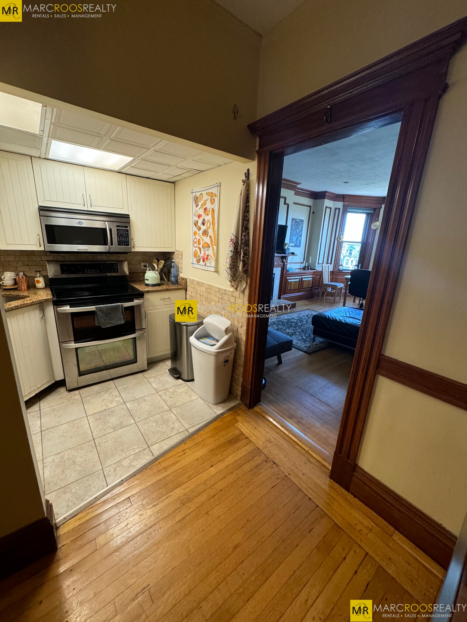 Building Photo - 464 Commonwealth Ave