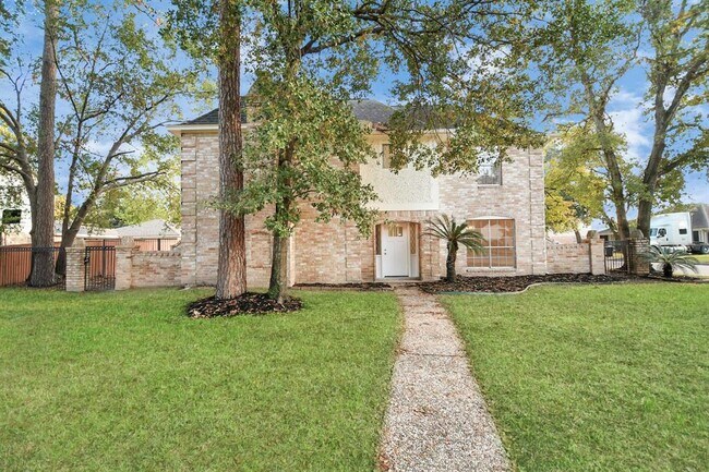 Primary Photo - 3919 Fernglade Dr