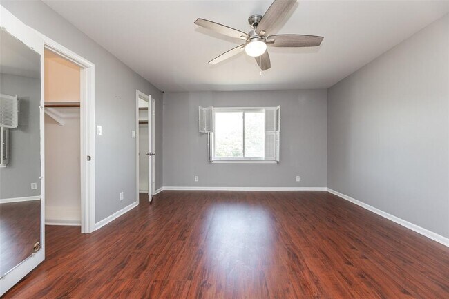Building Photo - 6307 Del Monte Dr