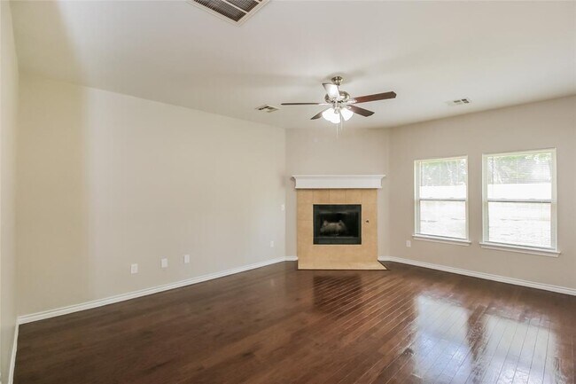 Building Photo - 10416 Westover Ave