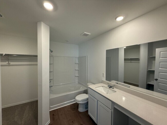 Building Photo - Brand New 4 Bedroom 2 Bath Home in Mustang Schools