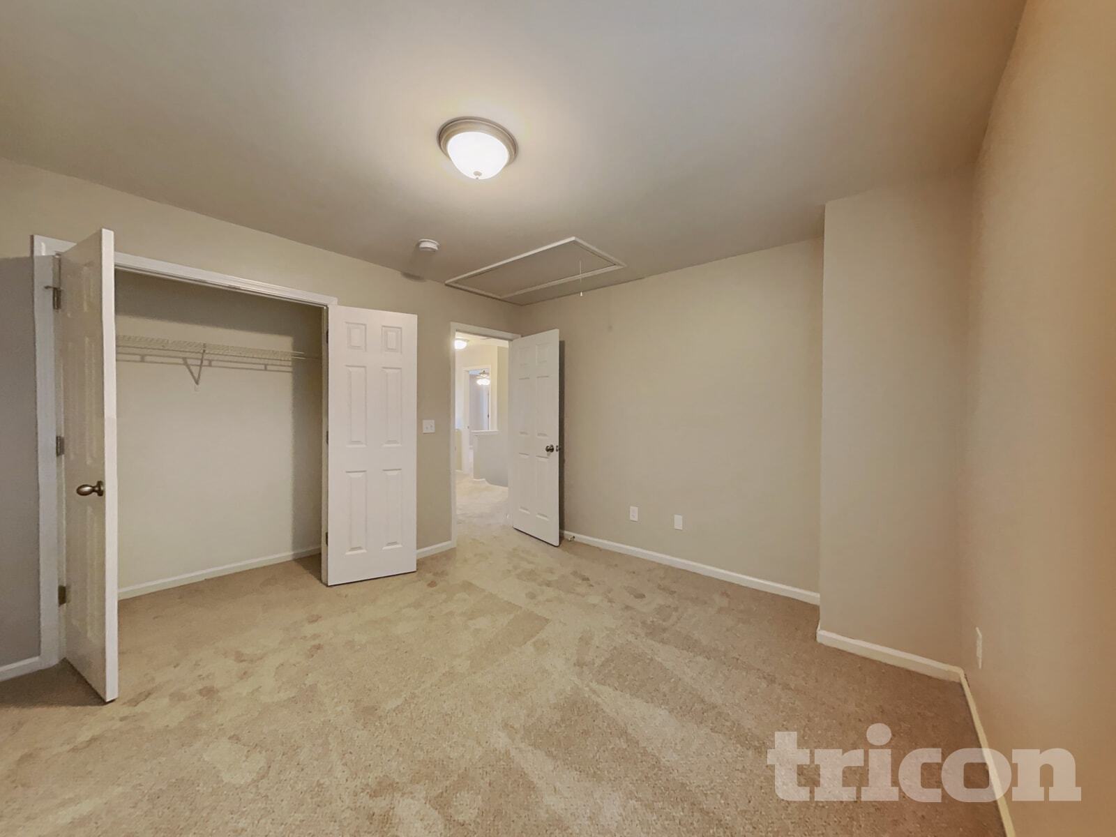 Building Photo - 2120 Clear Brook Dr