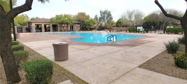 Building Photo - 10465 Saddle Mountain St