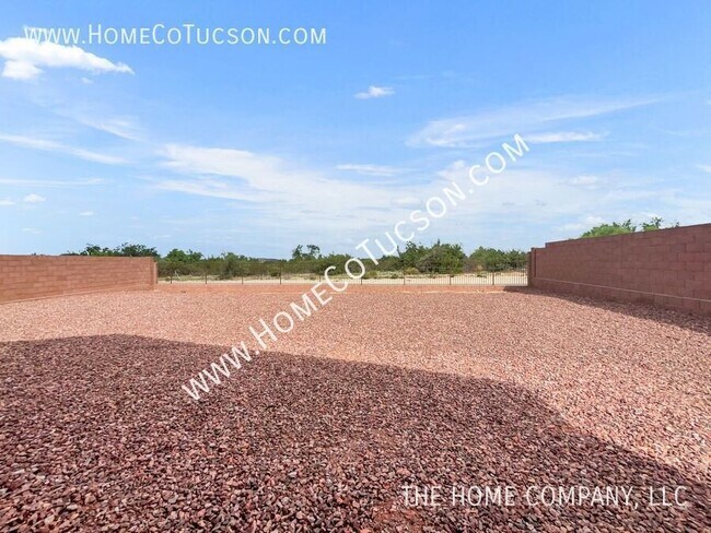 Building Photo - 5618 W Monterey Dr