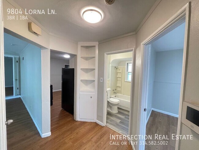 Building Photo - Charming 3 Bedroom Ranch Home with Fenced ...