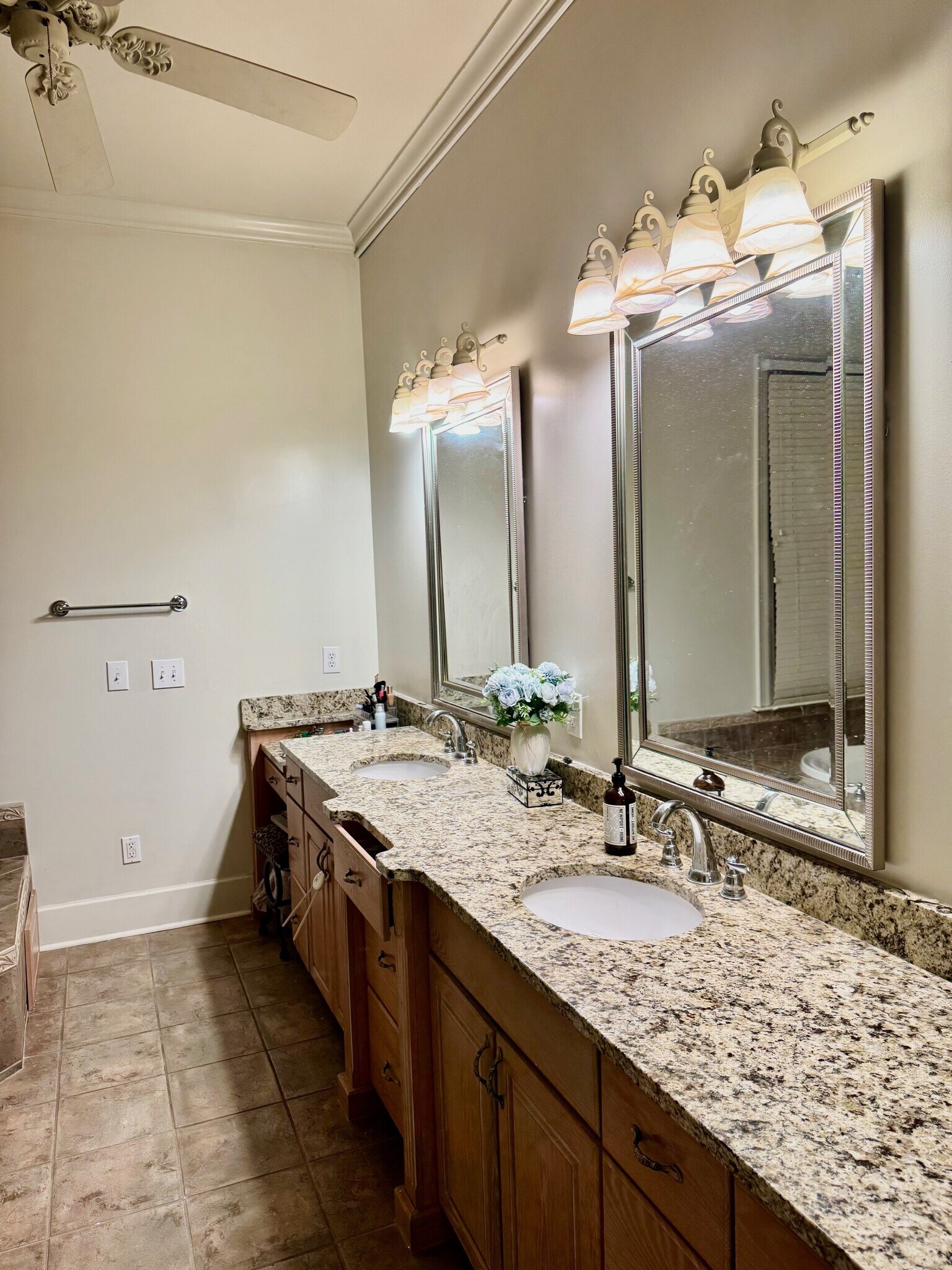 Building Photo - 8611 Wynford Pl