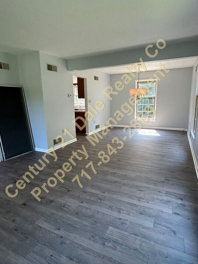 Building Photo - Gorgeous 4 Bedroom Home located in Northeastern School District with a 2 Car Garage