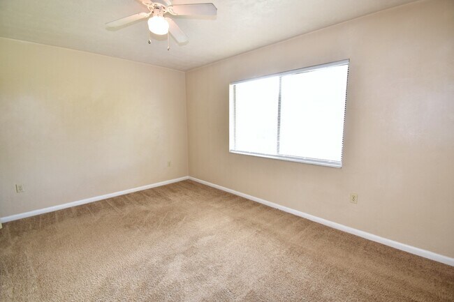 Building Photo - 2635 SW 35th Pl