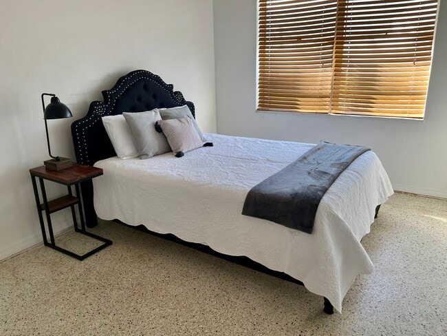 Building Photo - 55 Sea Park Blvd