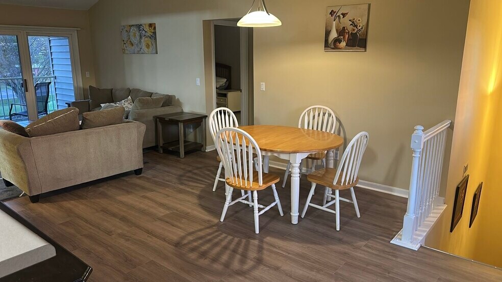 Building Photo - 4642 Court Yard Dr