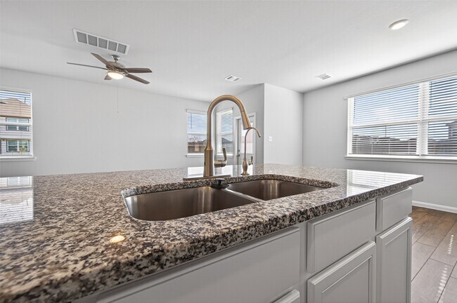 Building Photo - 3903 Giorgio Pastel Pl