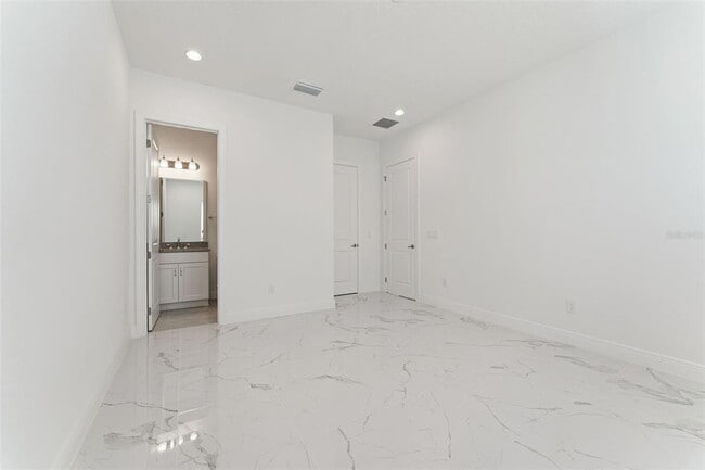 Building Photo - 9793 Laurel Berry Dr