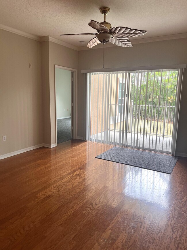 Building Photo - 520 Florida Club Blvd