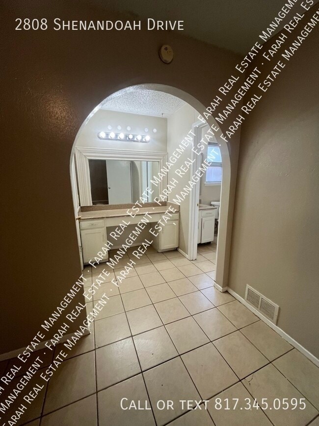 Building Photo - 2808 Shenandoah Dr
