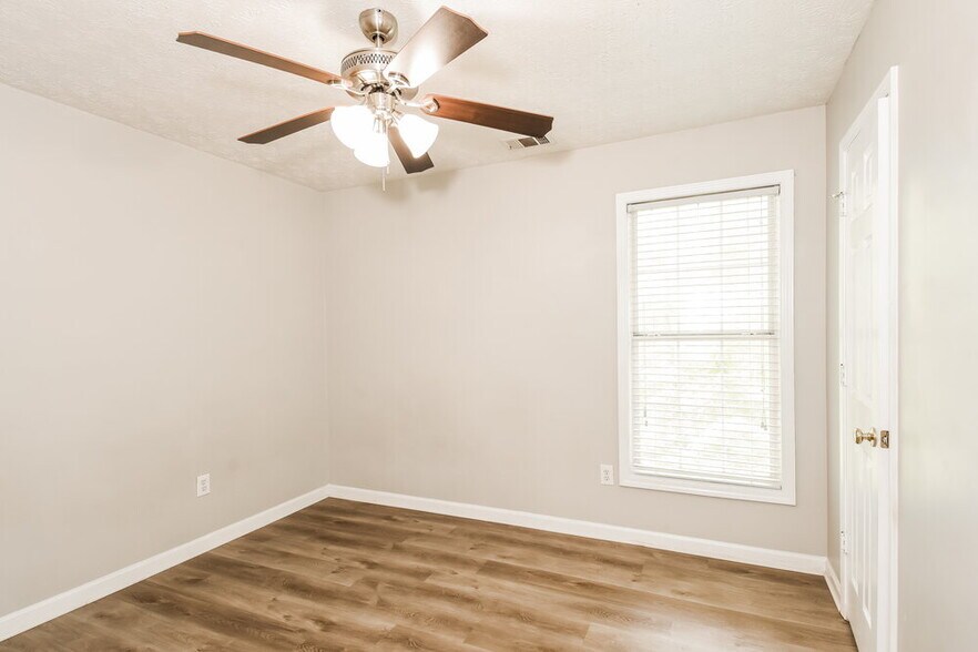 Building Photo - 2580 Candler Way
