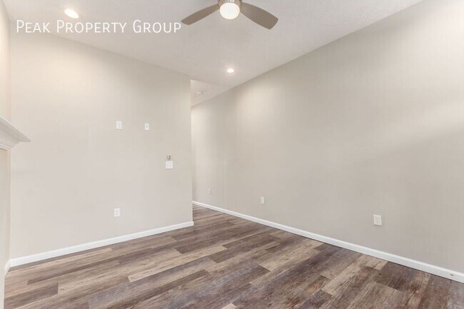 Building Photo - 1359-1365 Summit Street-1363 Summit Street