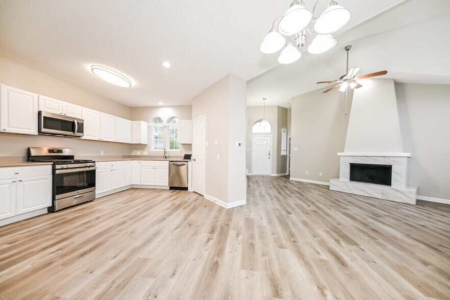 Building Photo - 2209 Amber Springs
