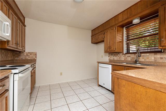 Building Photo - 6929 Briardale Dr