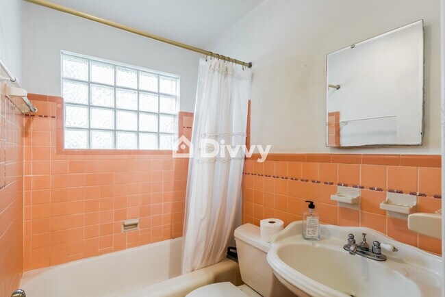 Building Photo - 5 Monacella Ct