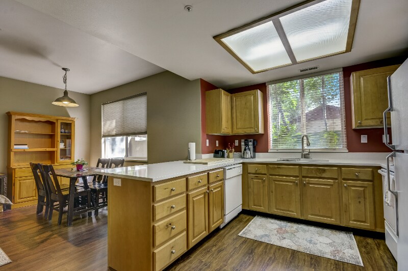 Building Photo - 1600 Pinebrook Blvd