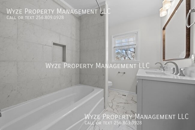 Building Photo - 2209 Rothmore Dr SW