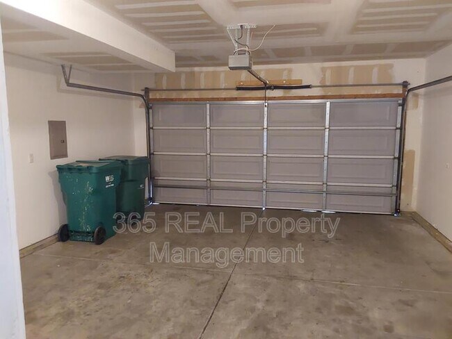 Building Photo - 3212 Barbera St