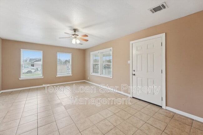 Building Photo - 1107 Defender St