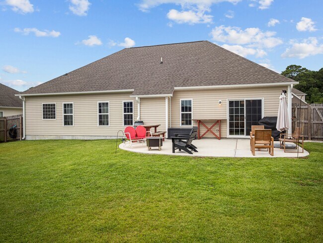 Building Photo - 239 Sailor St