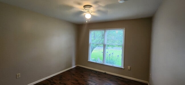Building Photo - 1038 Boeshore Cir