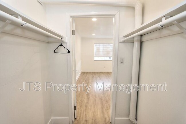 Building Photo - 10524 Croetto Way