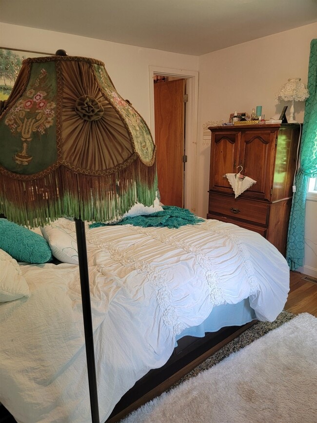 Building Photo - 58 Beech St