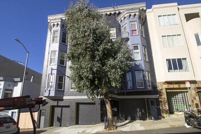 Building Photo - 1260 Broadway