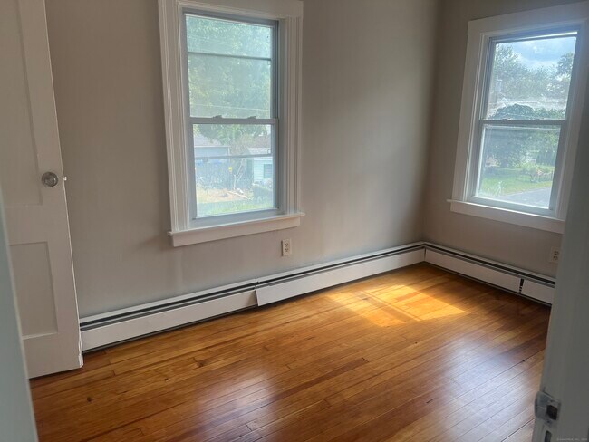 Building Photo - 55 Sisson St