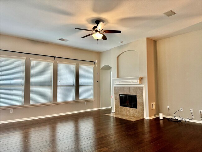 Building Photo - 28019 Canyon Wren Dr