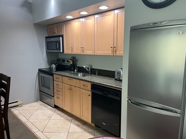 Building Photo - Condo at Mt Bachelor Village