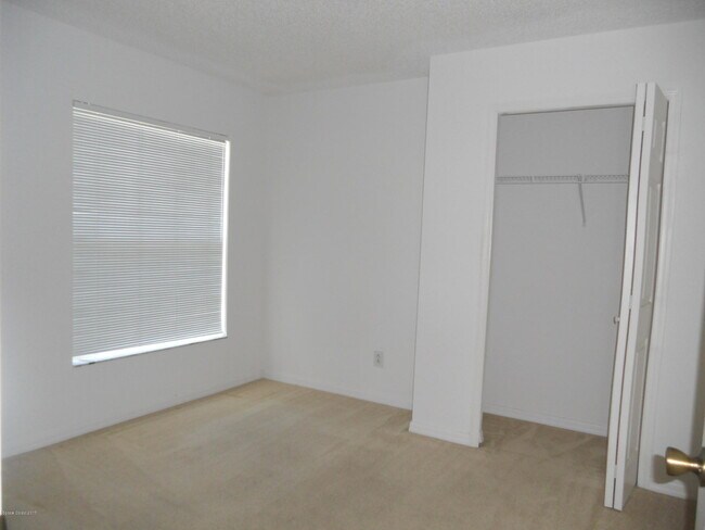 Building Photo - 540 Benton Dr