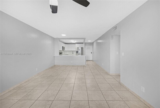 Building Photo - 1750 W 46th St