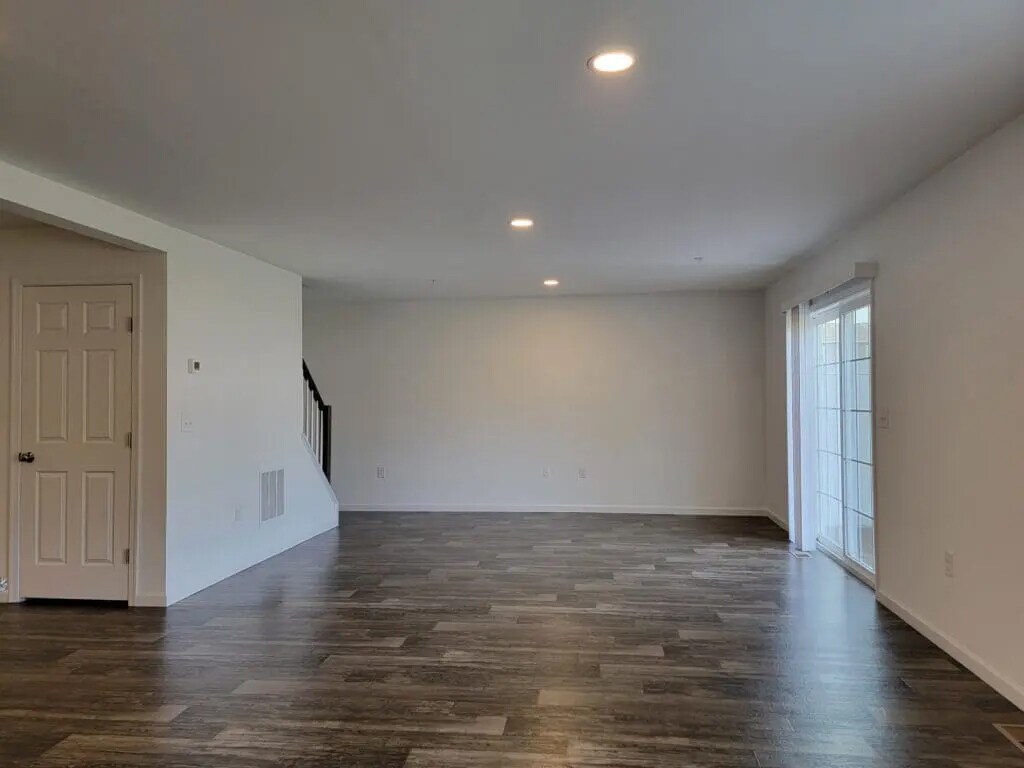 Building Photo - 126 Robert Cir