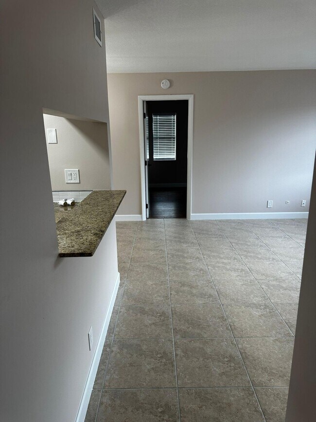 Building Photo - 7221 Golf Colony Ct