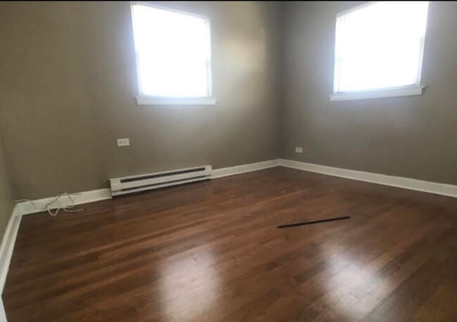 Building Photo - 7626 N Milwaukee Ave