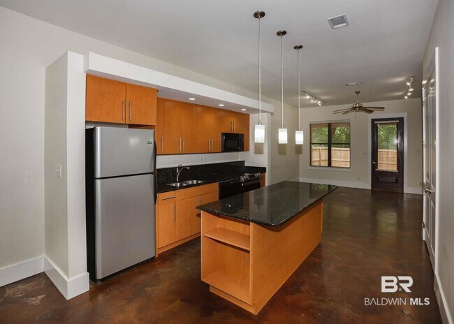 Building Photo - 109 Cody Ln